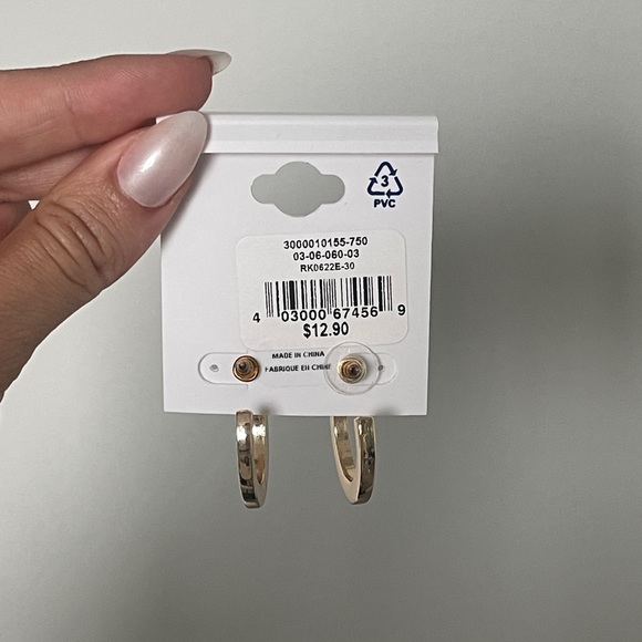 Thick Gold Hoop Earrings - Picture 3 of 3